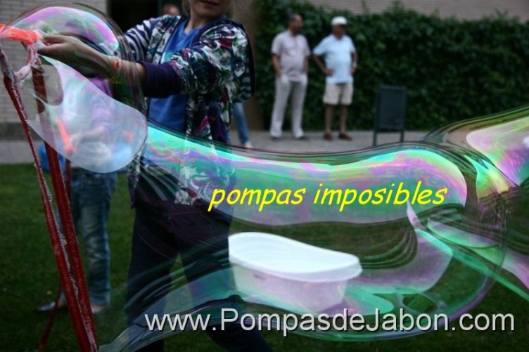  soplando Burbujas con formas imposibles